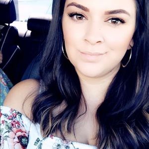 Meet your Posher, Josefina